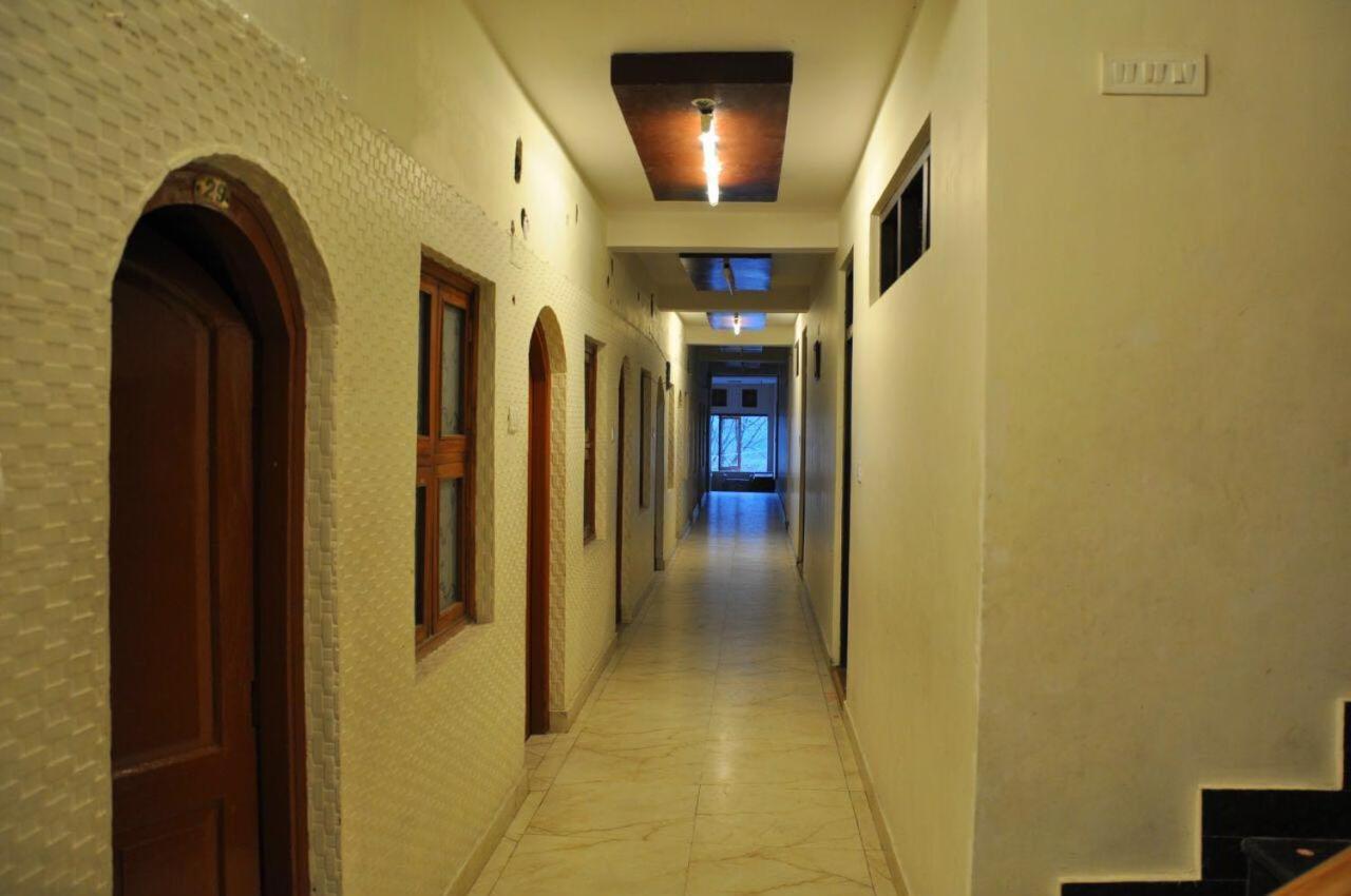 Hotel Ahuja Nainital Kültér fotó